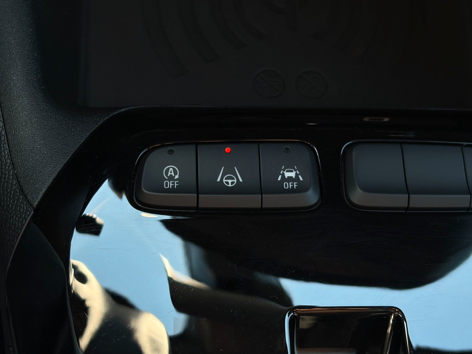 Fahrzeugabbildung Opel Corsa F GS 1.2 Turbo LED CAM PDC LHZ SHZ CarPlay