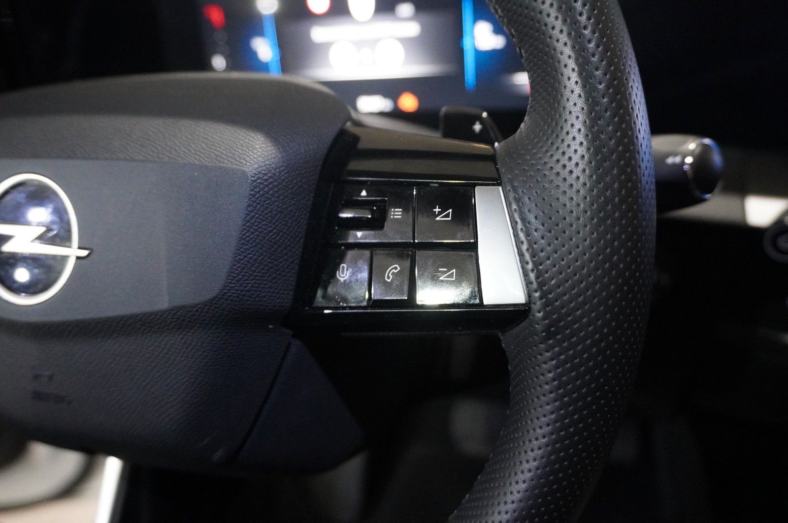 Fahrzeugabbildung Opel Astra L Lim. 1.2T ELEGANCE NAVI/LED/KAMERA/SPORT