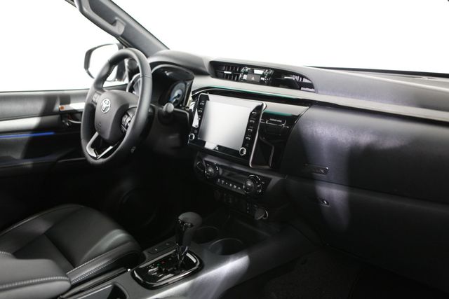 Toyota Hilux 2.8 D-4D Double-Cab 4x4 Invincible NAVI