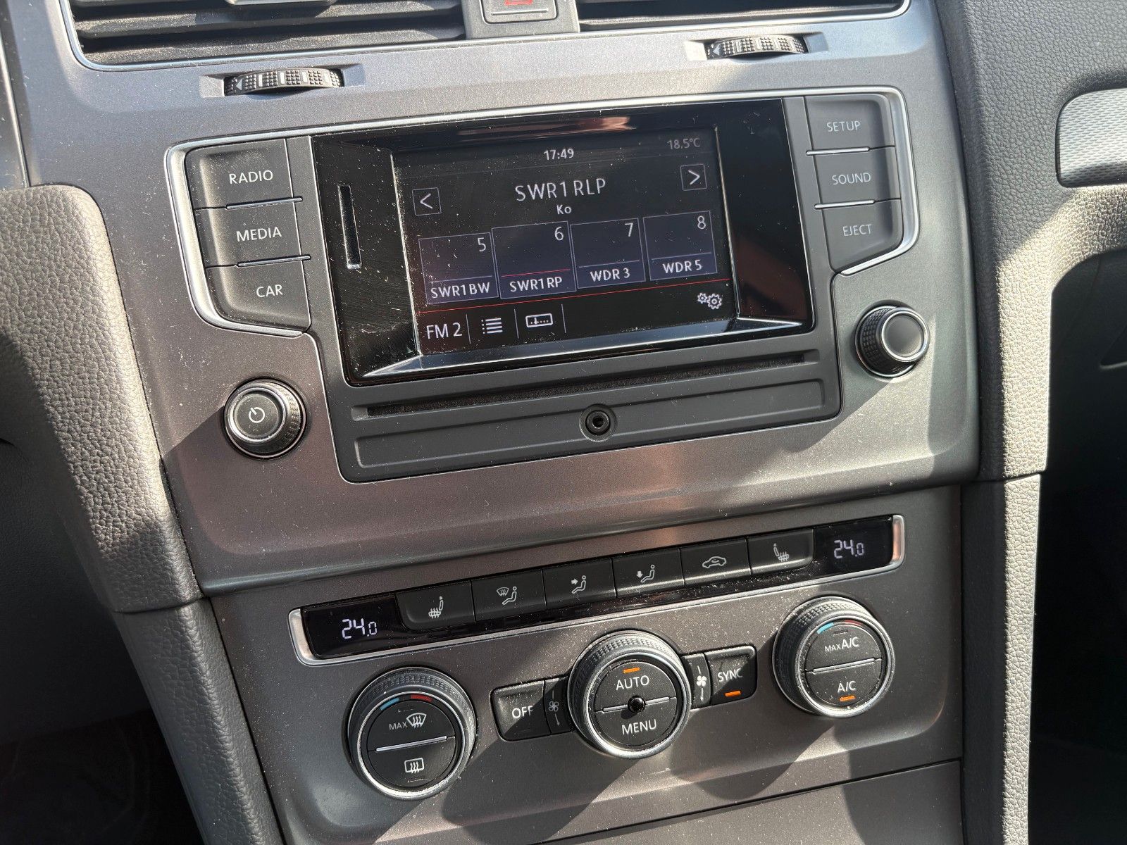 Fahrzeugabbildung Volkswagen Golf VII 1.2 TSI Variant Lounge 1.HAND SCHECKHEF