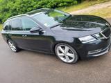 Skoda Octavia 2.0 TDI SCR Premium Edition Combi Pr... - Skoda Octavia: Premium Edition
