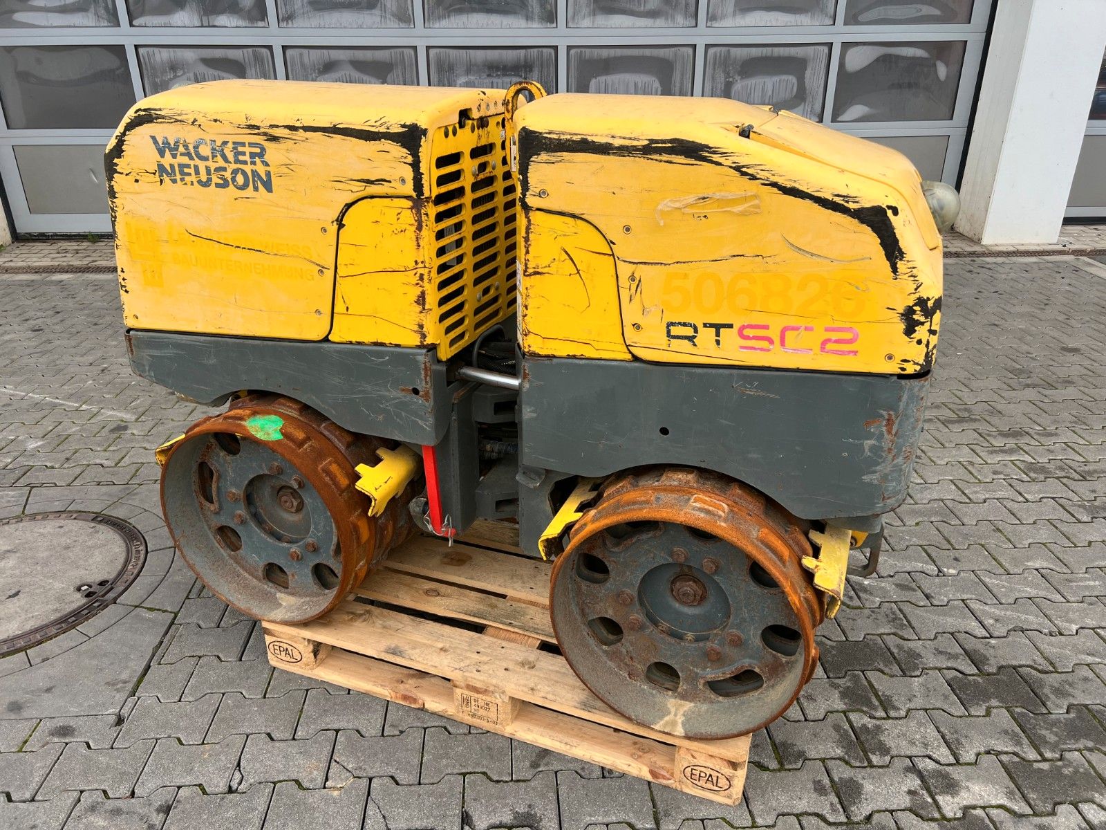Fahrzeugabbildung Wacker Wacker Neuson RT 56 SC2 Grabenwalze / Funk /552h