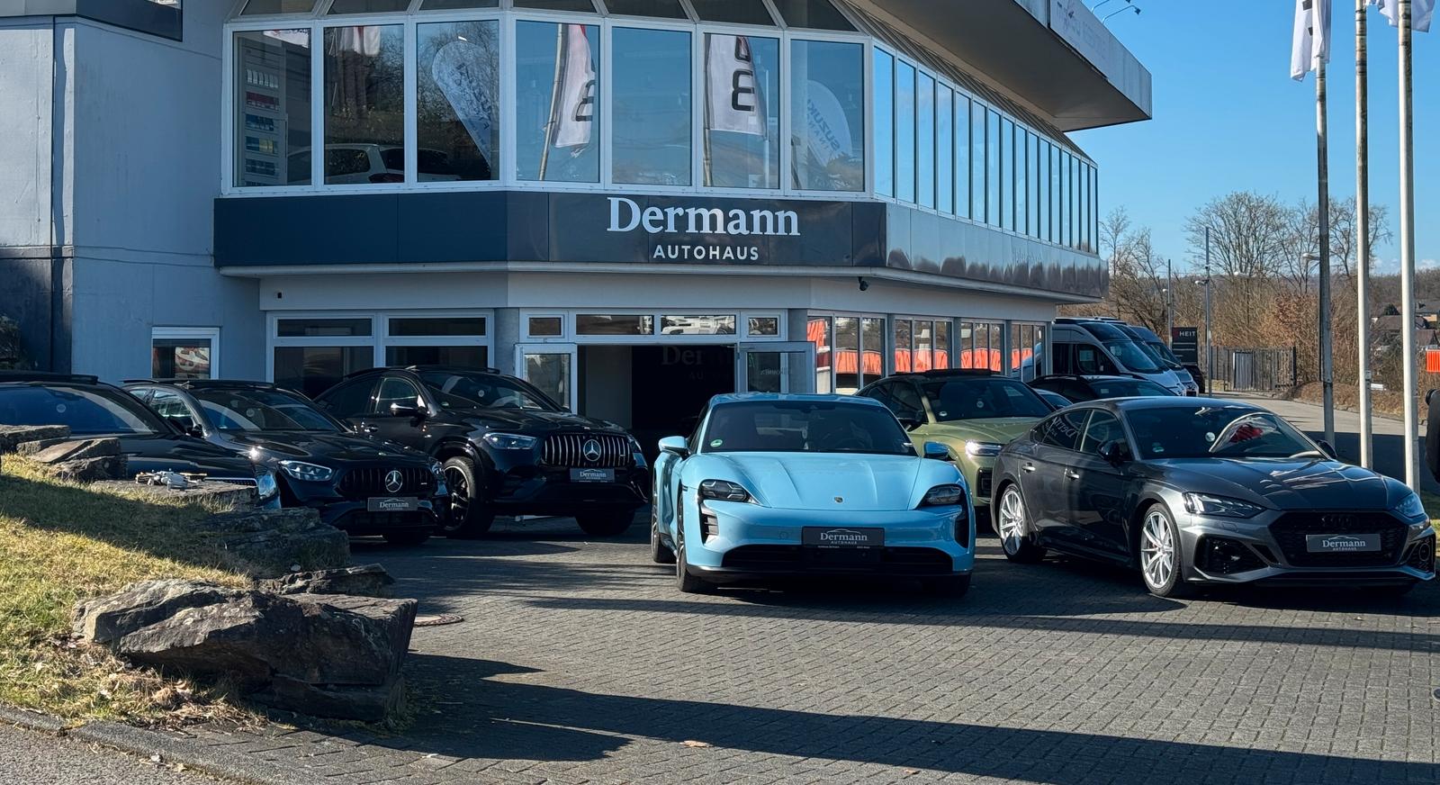 showroom-image-top