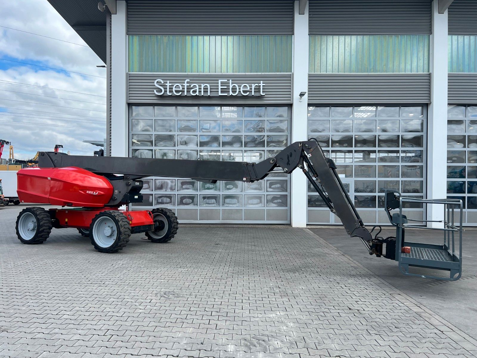 Fahrzeugabbildung Manitou 280 TJ / Arbeitshöhe: 28m / 4x4