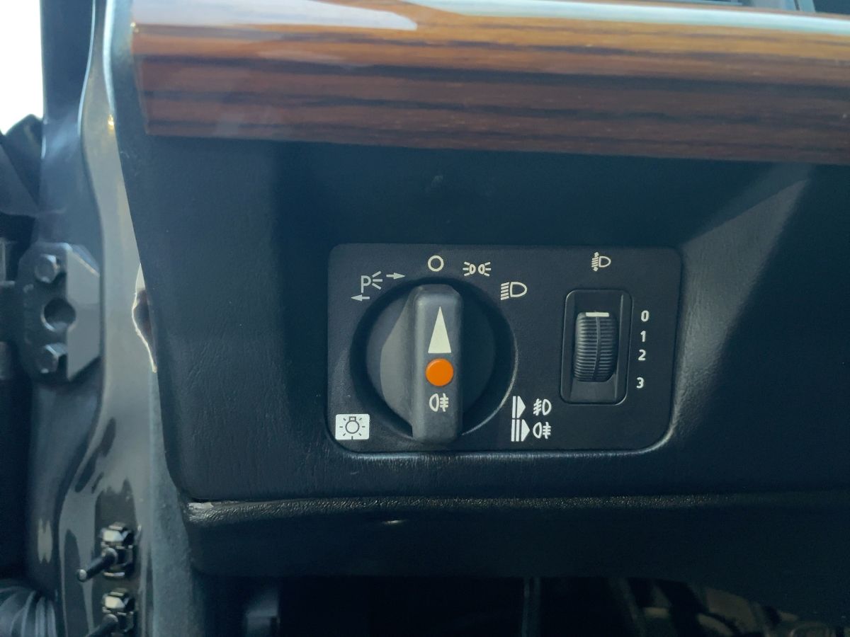 Fahrzeugabbildung Mercedes-Benz 190 E 3.2/AMG-Ausführung/Aerodynamikpaket