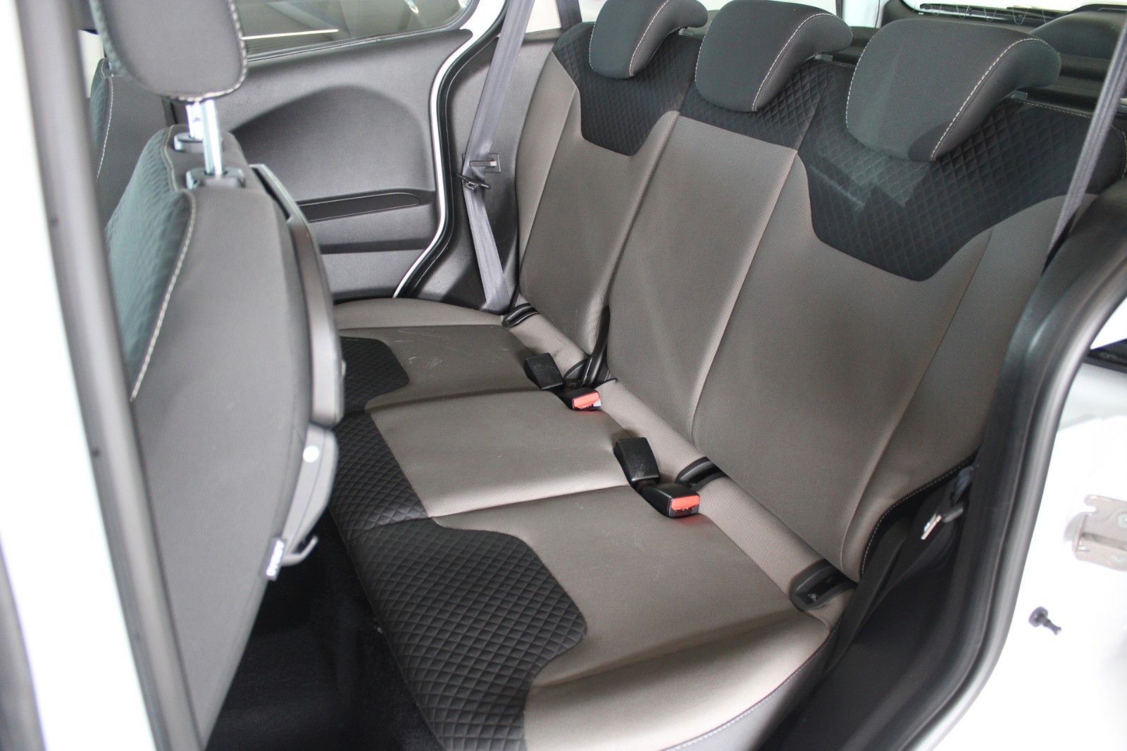 Fahrzeugabbildung Ford Tourneo Courier 1.5 TDCi Trend AHK KLIMA WinterP