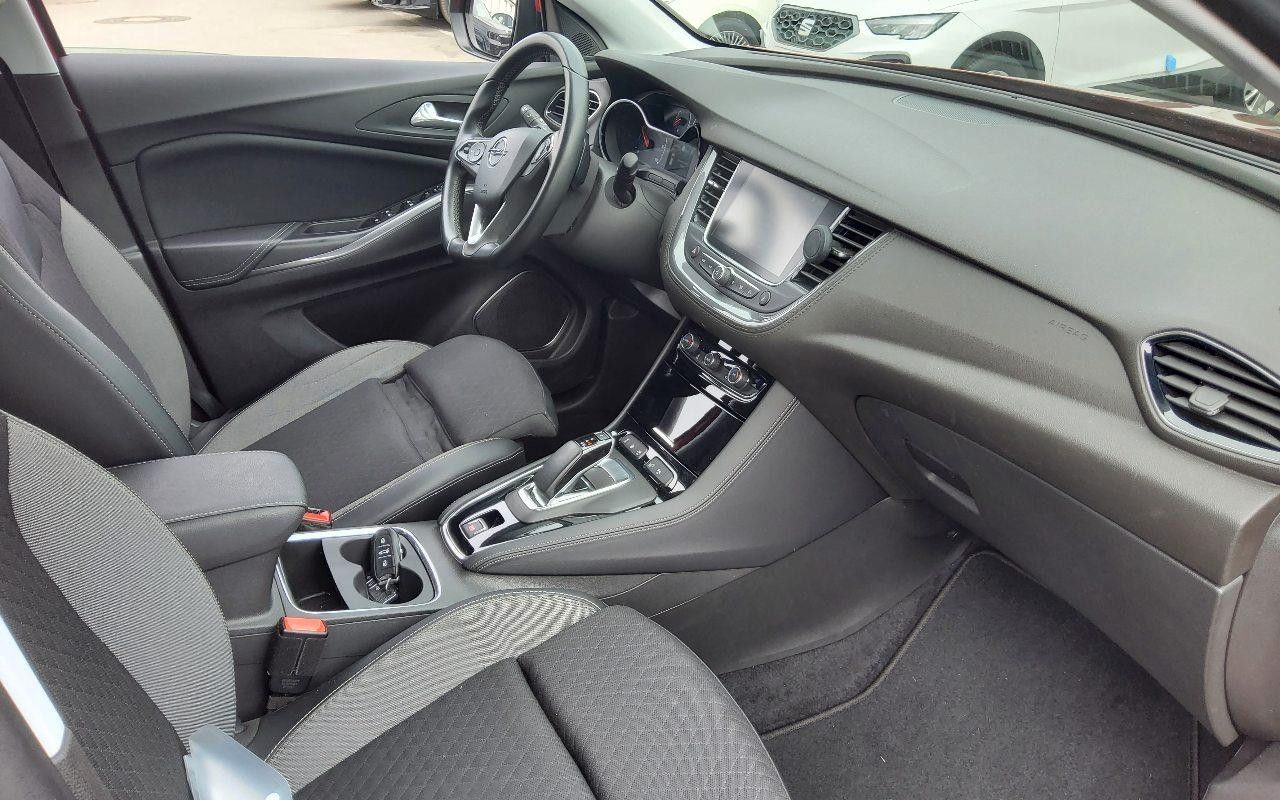 Fahrzeugabbildung Opel Grandland (X) 1.6T ELEGANCE HYBRID NAVI/LED/SHZ