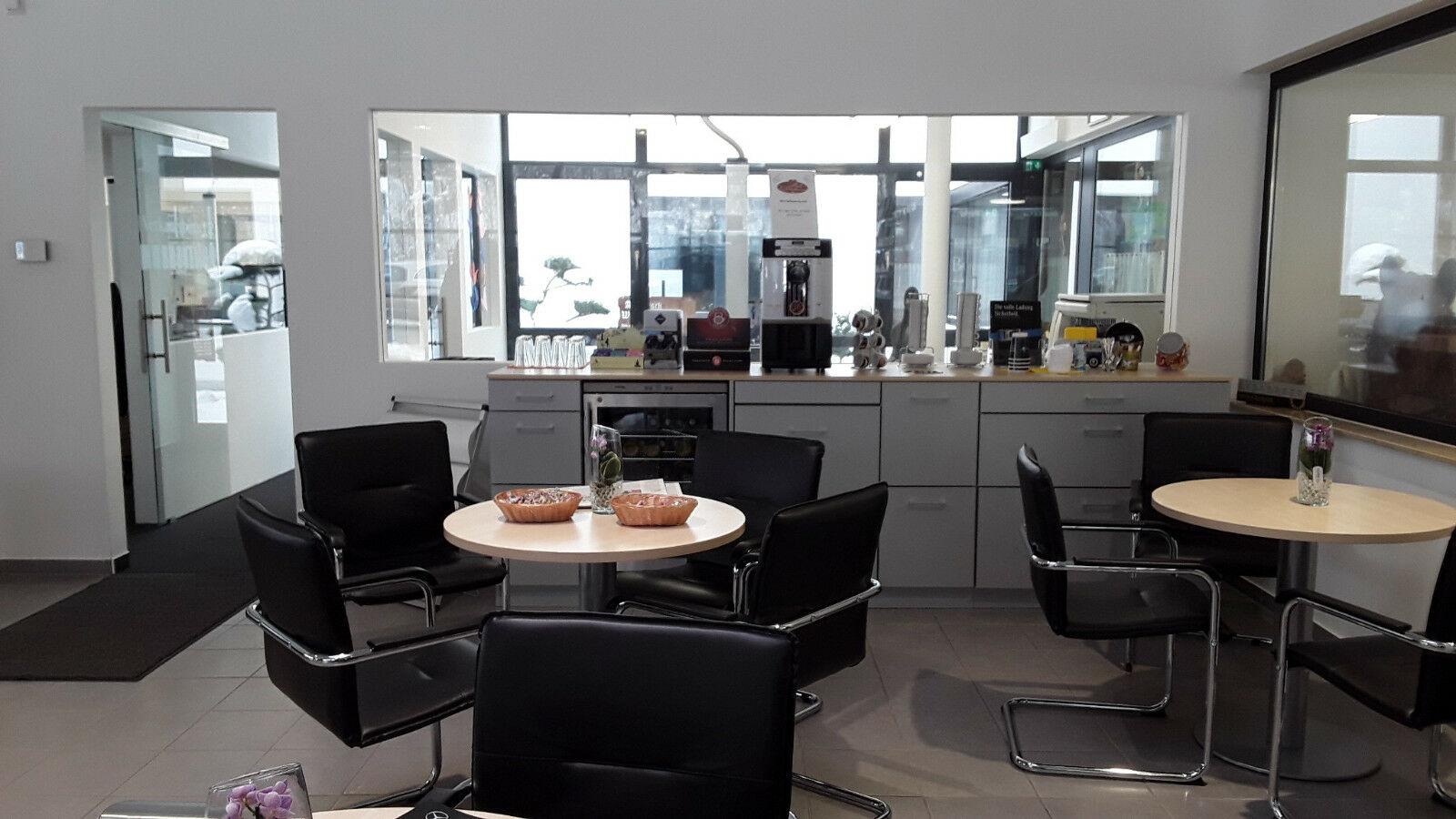showroom-image-top