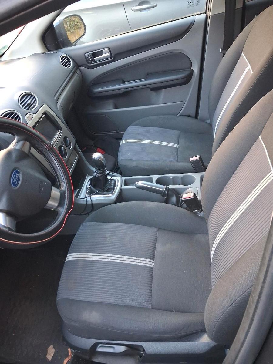 Ford Focus 2010 — engine 116 HP (85kW)