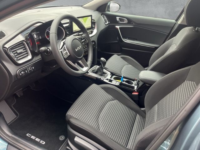 Fahrzeugabbildung Kia Ceed ULTIMATE EDITION 1.0 T-GDI  *STYLE-PAKET*