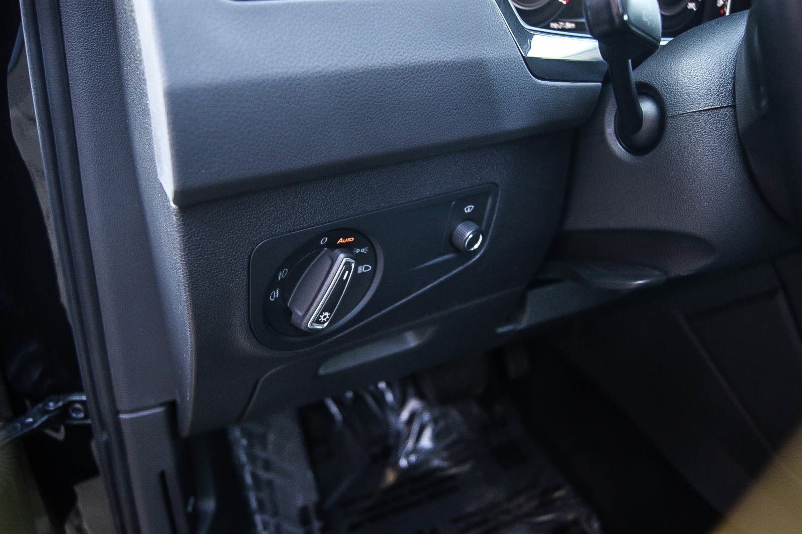 Fahrzeugabbildung Volkswagen Tiguan 2.0TDI 4Motion DSG R-LINE Black Style 19'