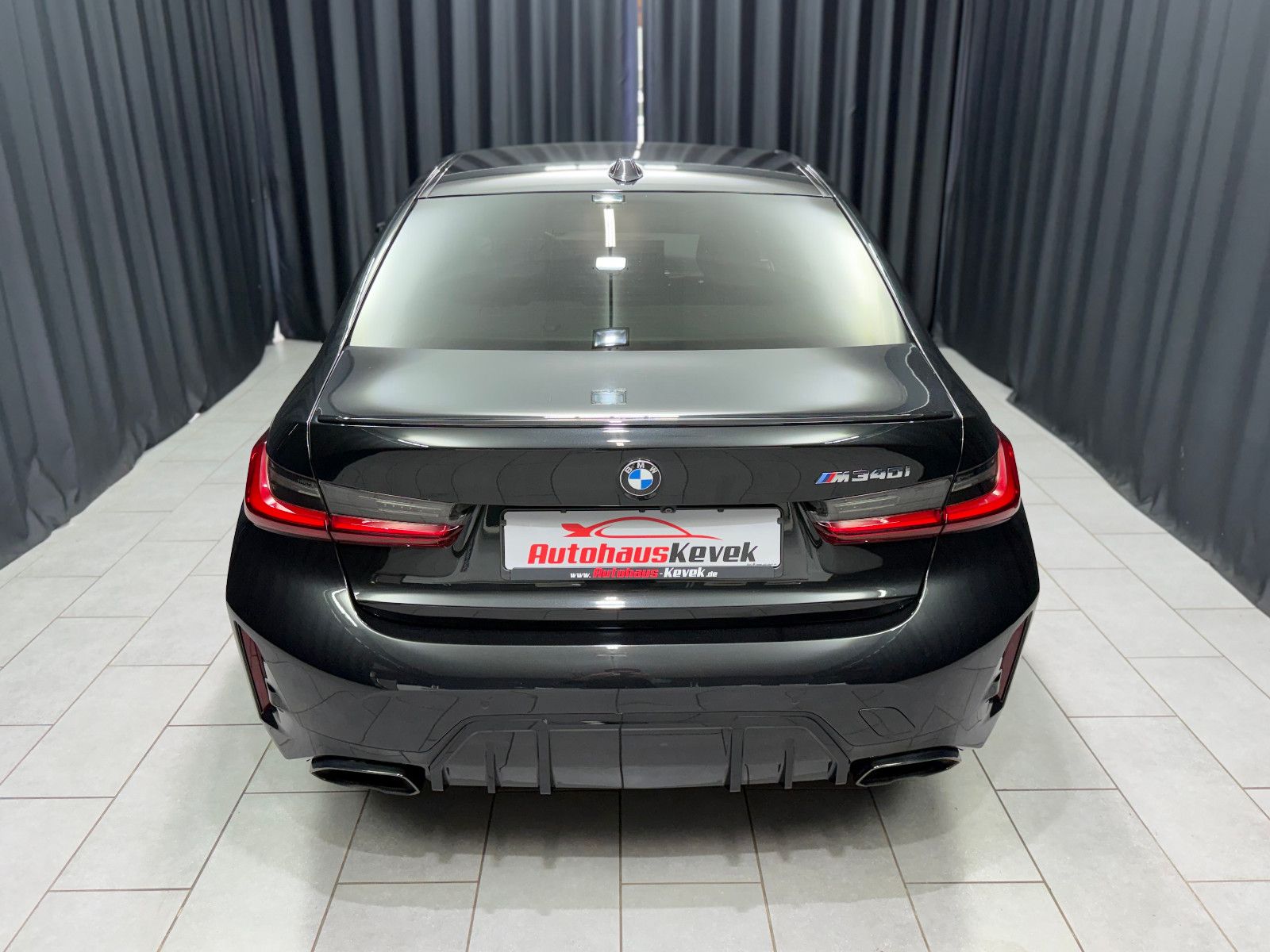Fahrzeugabbildung BMW M340i xDrive Limousine |HiFi|360°|HuD
