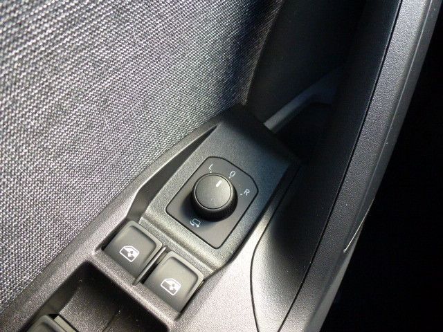 Fahrzeugabbildung SEAT Arona Xperience 1.0 TSI + NAVI + LED + SHZ