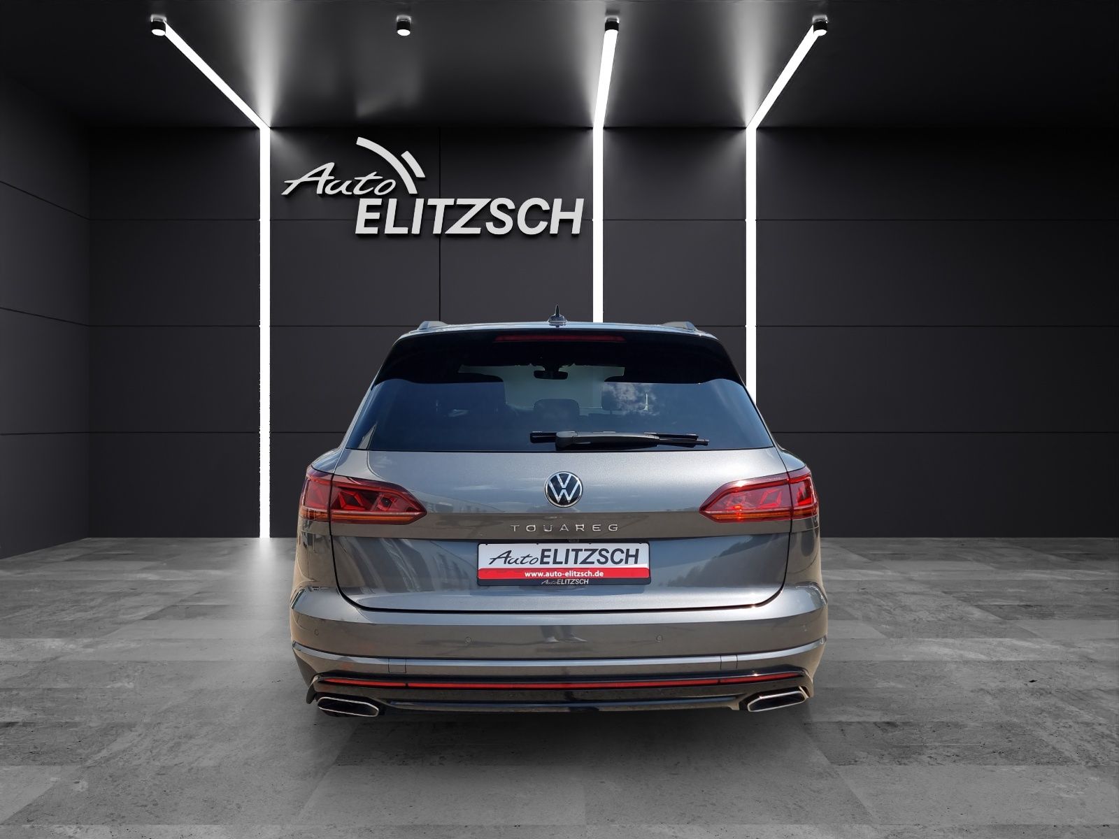 Fahrzeugabbildung Volkswagen Touareg TDI R-Line 4M Matrix STH Luft Pano RFK A