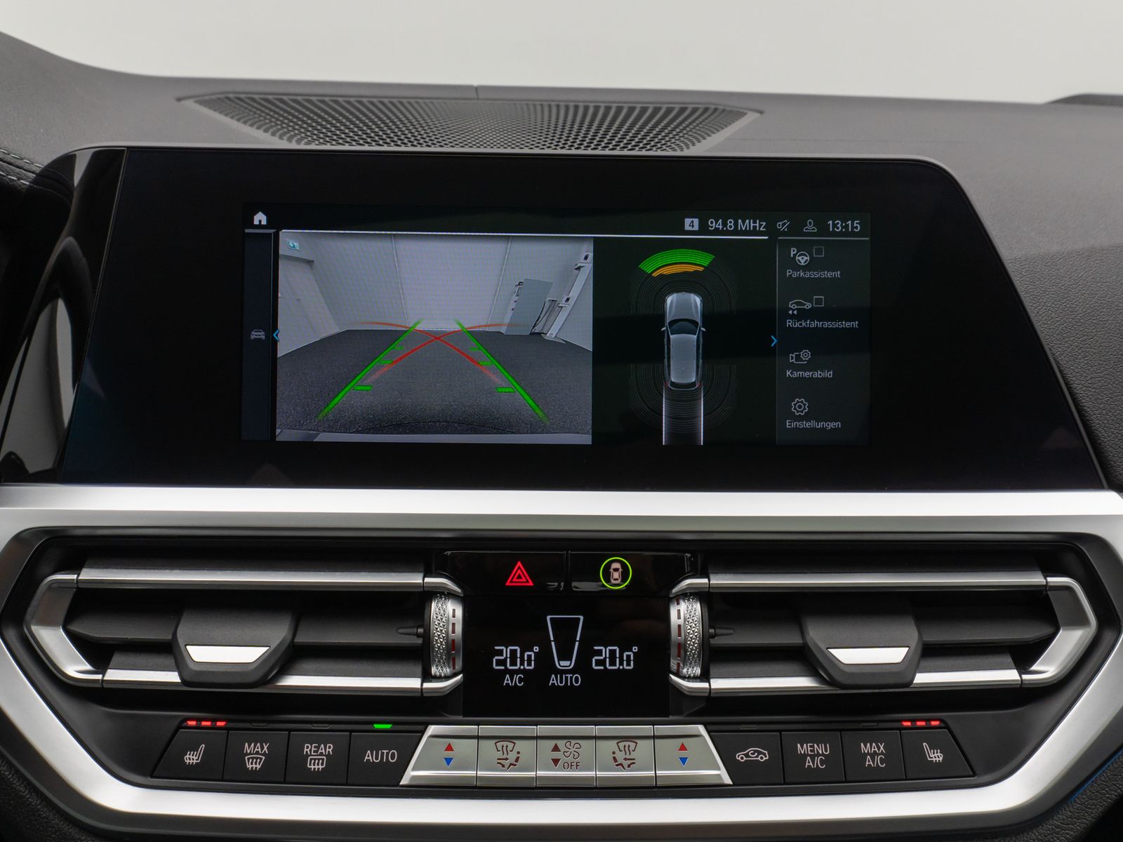 Fahrzeugabbildung BMW 330e Luxury Line Kamera Pano HUD HiFi Individual