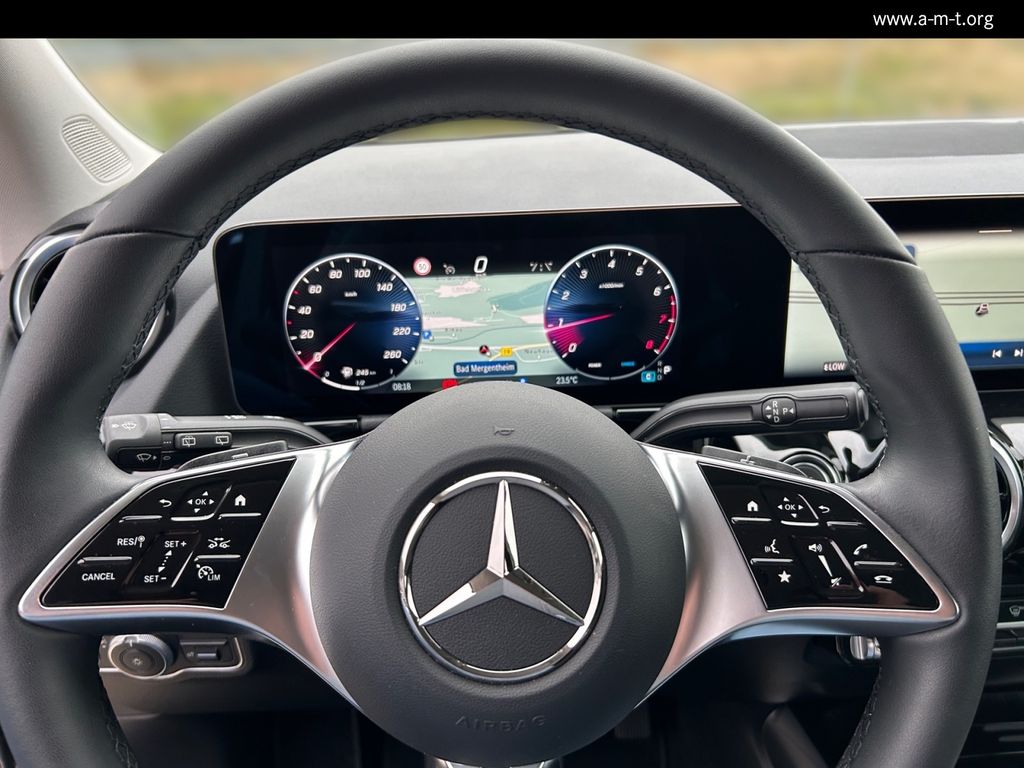 MERCEDES-BENZ GLA 200