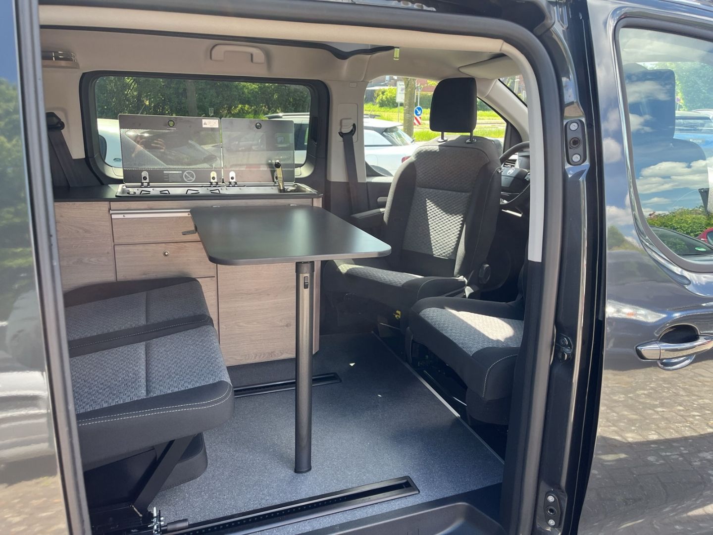 Fahrzeugabbildung Citroën Holidays BlueHDi 145 S&S ACC