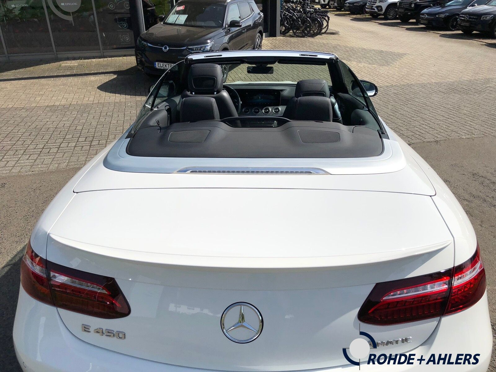 Fahrzeugabbildung Mercedes-Benz E 450 4M Cabrio AMG-LINE+DISTRONIC_NP:101.632€