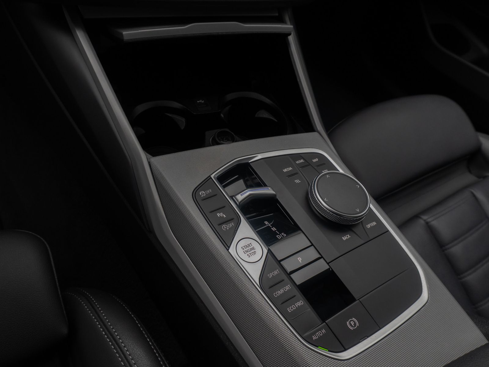 Fahrzeugabbildung BMW 330i xD Komfort DAB HiFi Leder M Sport 19Zoll