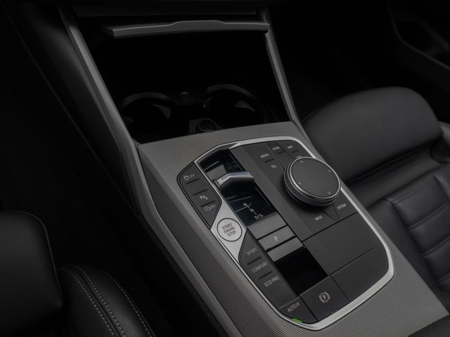 BMW 330, 2022 — 22
