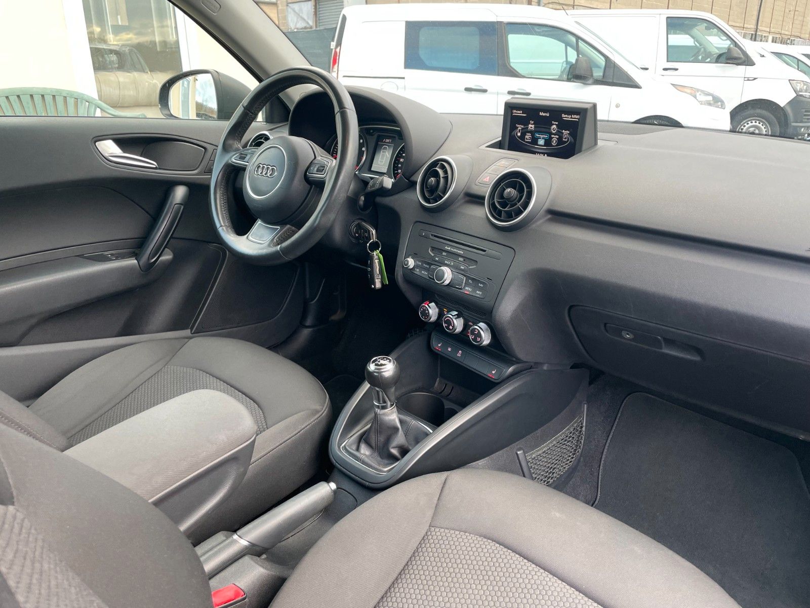 Fahrzeugabbildung Audi A1 1.2 TSI Attraction Navi SCHECKHEFT 2.HAND PDC