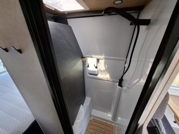 HYMER  ERIBA  HYMERCAR Redwood 601 Trail AHK Lithium LED Schwenkbad