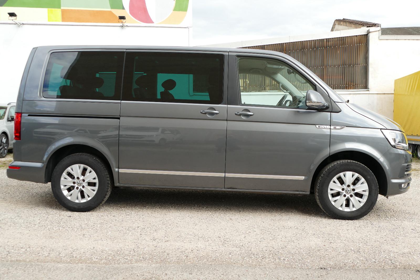 Volkswagen T6 Transporter Bus Multivan 70 Jahre Bulli