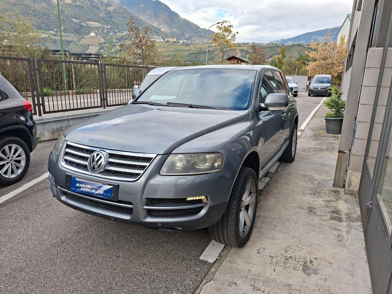 Volkswagen Touareg 2005 — rear view