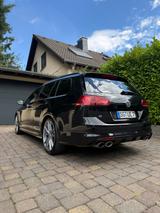Volkswagen Golf 2.0 TSI DSG 4MOTION BMT R Variant R - VW Golf Gebrauchtwagen in Düsseldorf