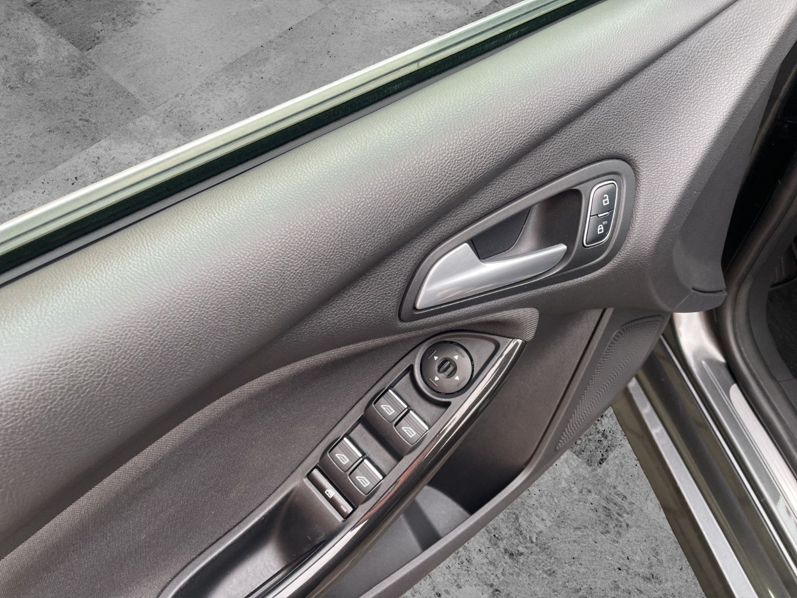 Fahrzeugabbildung Ford Focus Turnier*Sport*Kamera*SitzHZ*LenkradHZ*