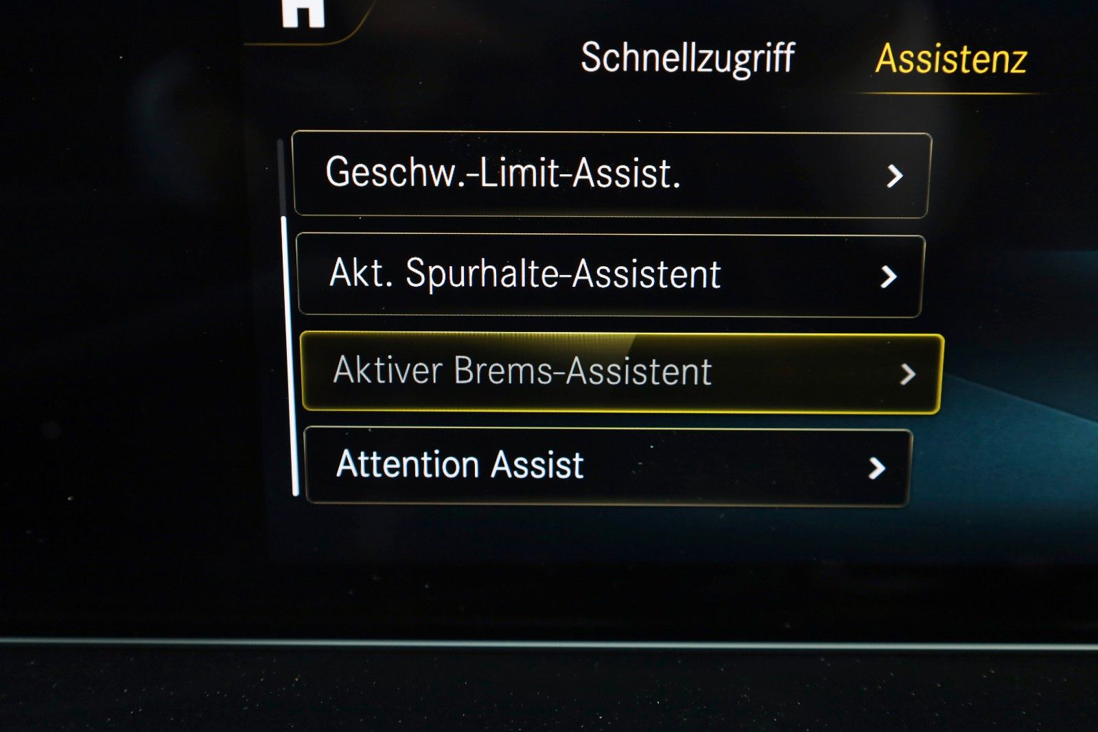 Fahrzeugabbildung Mercedes-Benz GLA 250e Style Navi,Park P,Kamera,T.Leder,SH,LED
