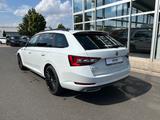 Skoda Superb Combi 2.0 TDI SportLine 4x4 /Bi-Xenon/ - Skoda Superb aus 2016 mit Diesel-Antrieb: Kombi