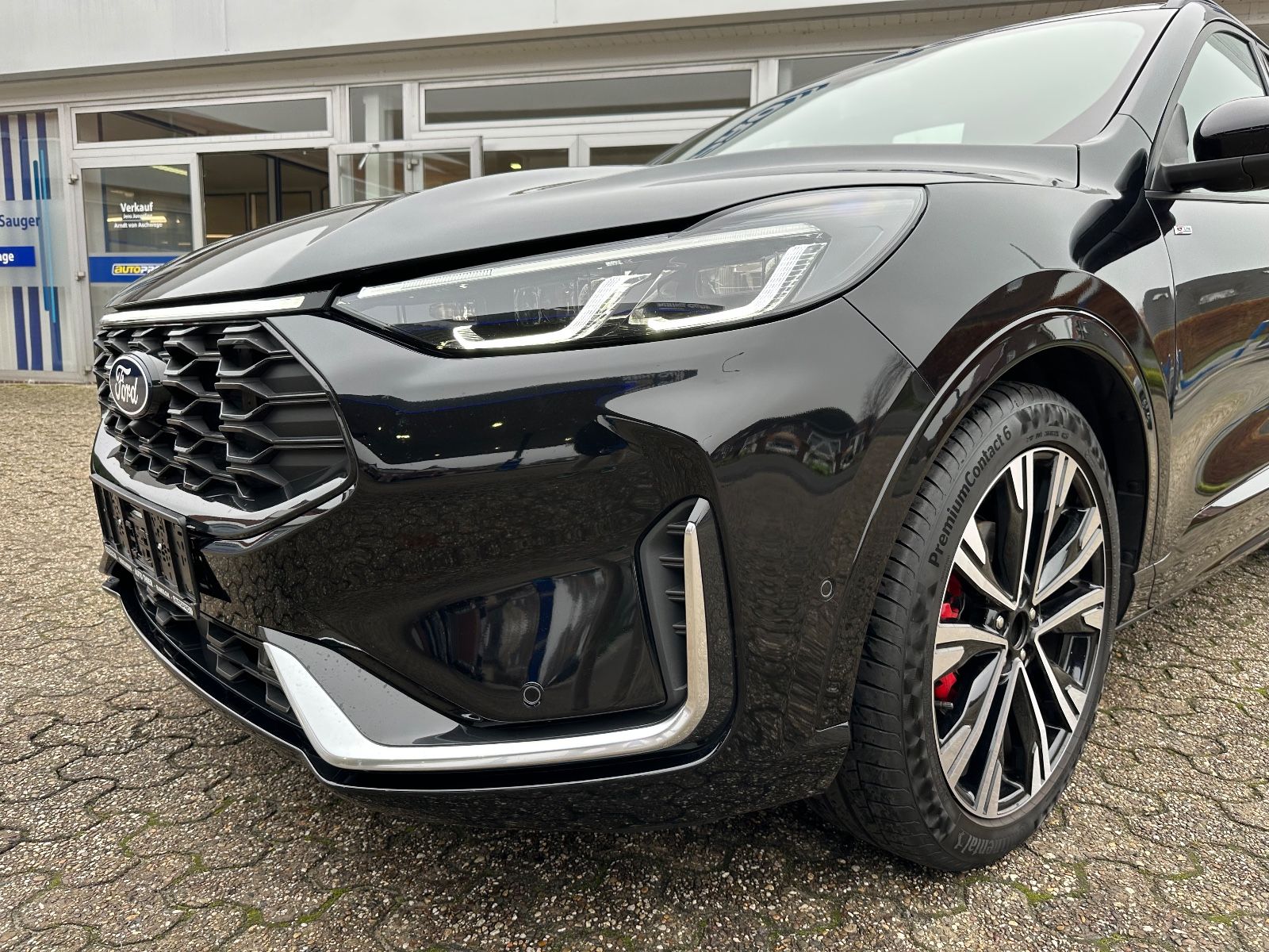 Fahrzeugabbildung Ford Kuga 1.5 EB ST Line X Pano/Matrix/HUD/B&O