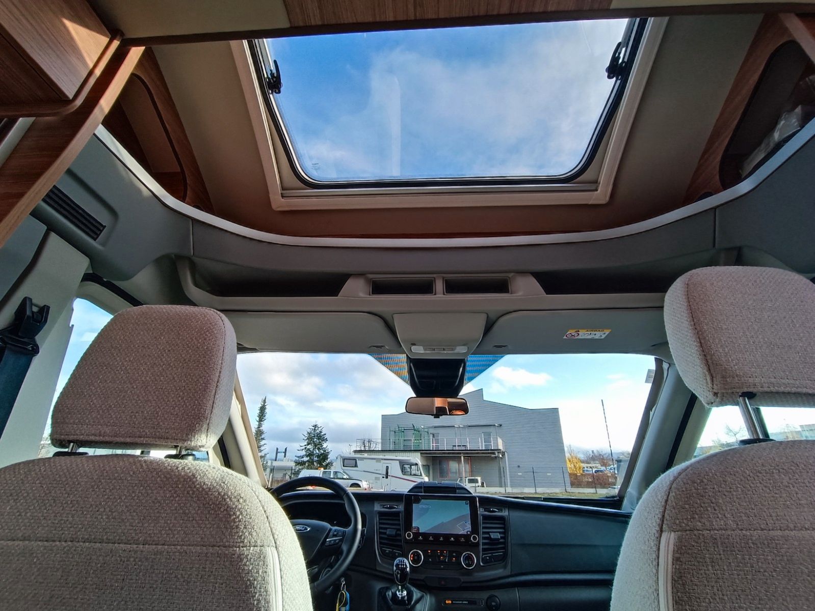 Fahrzeugabbildung Weinsberg CaraSuite 650 MEG Ford