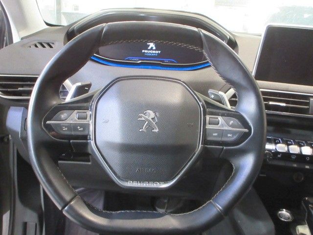 Fahrzeugabbildung Peugeot 5008 Allure 1.5D LED/SHZ/PANO/AHK/LEDER&MASSAGE