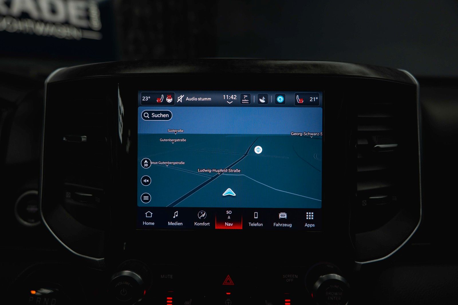 Fahrzeugabbildung Dodge RAM 5.7 V8 HEMI 4x4 OFFROAD Night-Paket *LED*19%