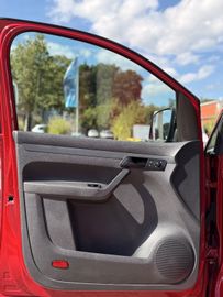 Volkswagen Caddy - 12