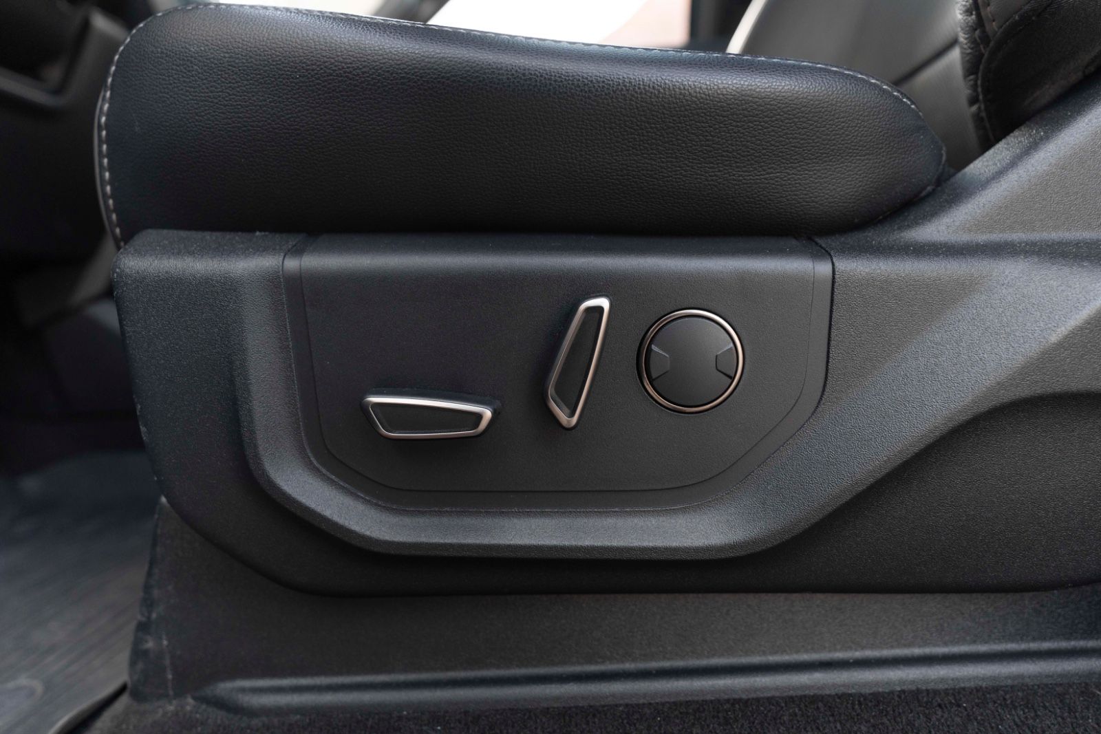 Fahrzeugabbildung Ford F 150 Raptor 3,5L 4x4 B&O 360° ACC TOTW AHK M+S