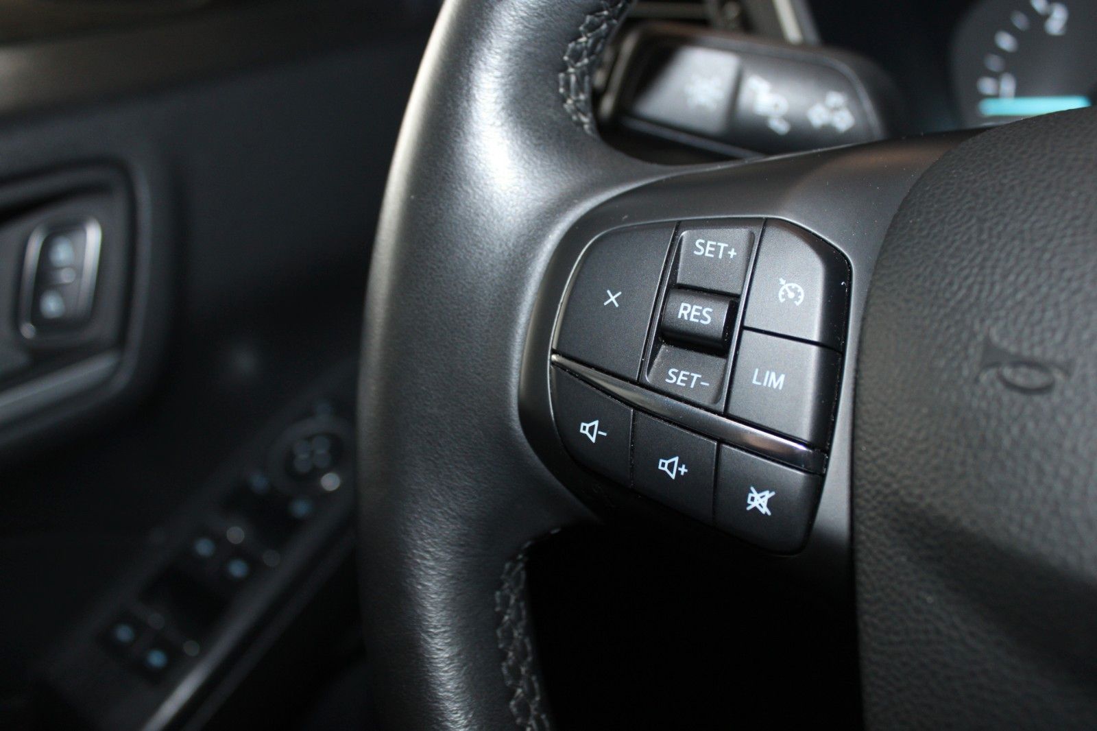 Fahrzeugabbildung Ford Kuga 1.5 EcoBlue Cool & Connect NAVI WinterPaket