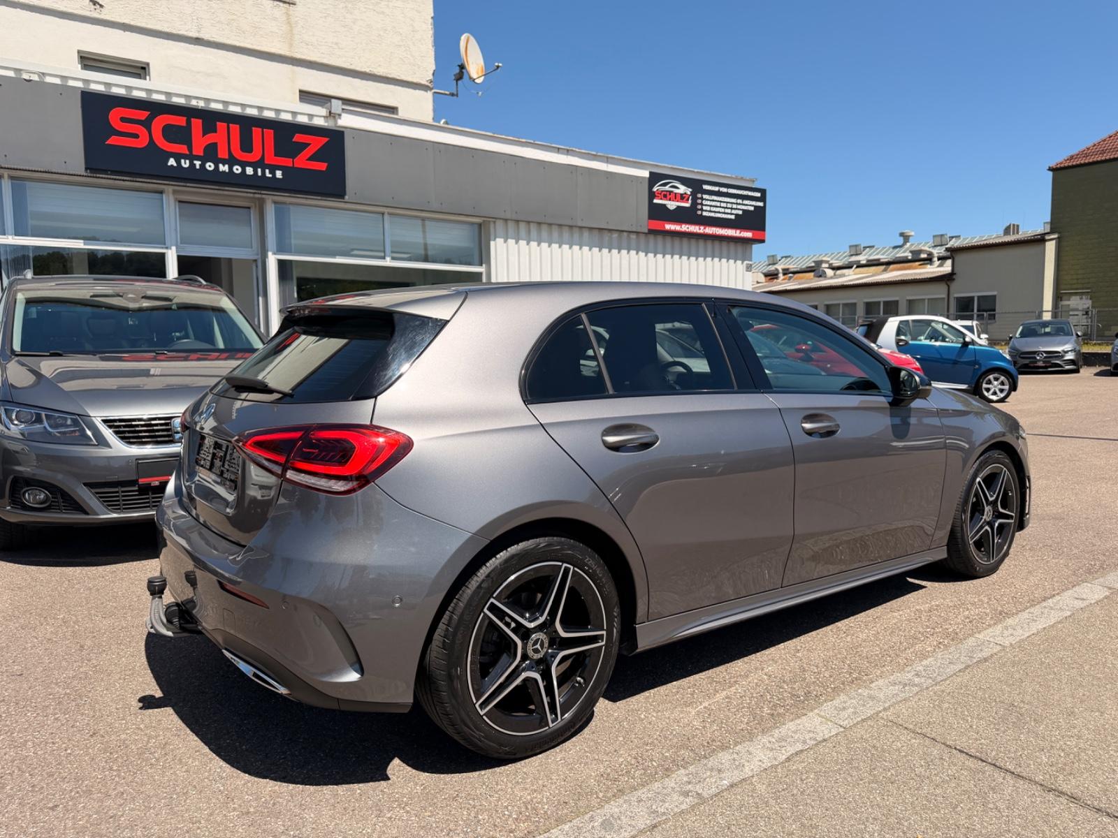 Mercedes-Benz A200 AMG-Line *LED/AHK/VIRTUAL/KAMERA/NIGHT/SHZ