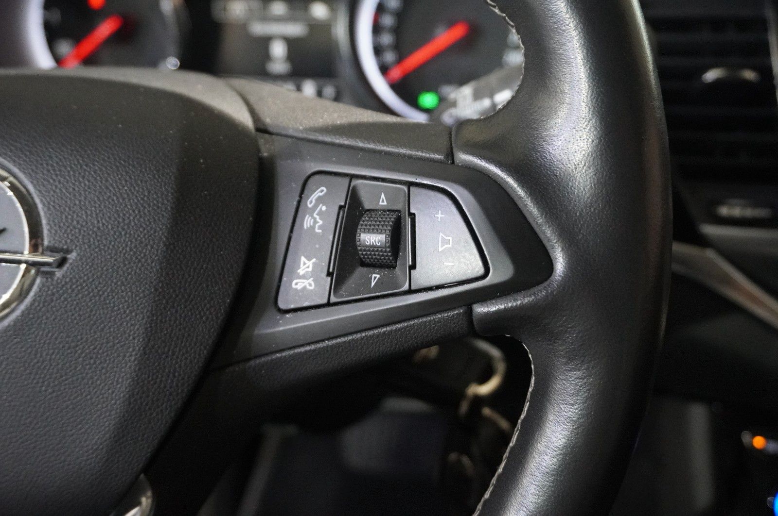 Fahrzeugabbildung Opel Astra K ST 1.4 ELEGANCE NAVI/LED/KAMERA/SPORT/SH