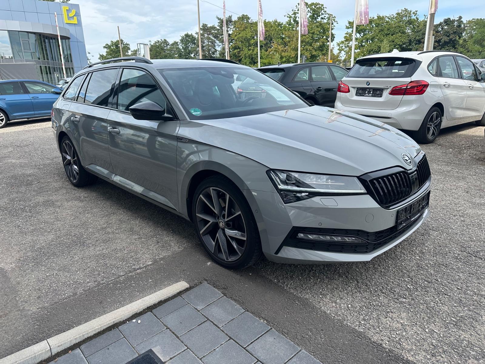 Skoda Superb Combi Sportline 4×4 *Standh.*AHK*