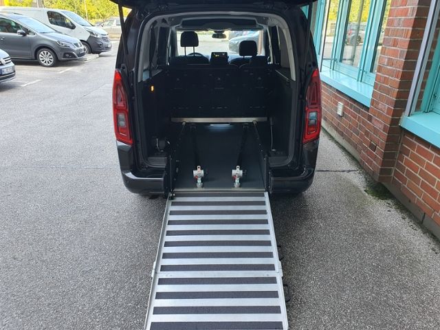 Fahrzeugabbildung Fiat Doblò Kombi L2 L2 Länge2 Autom. Rollstuhlgerecht