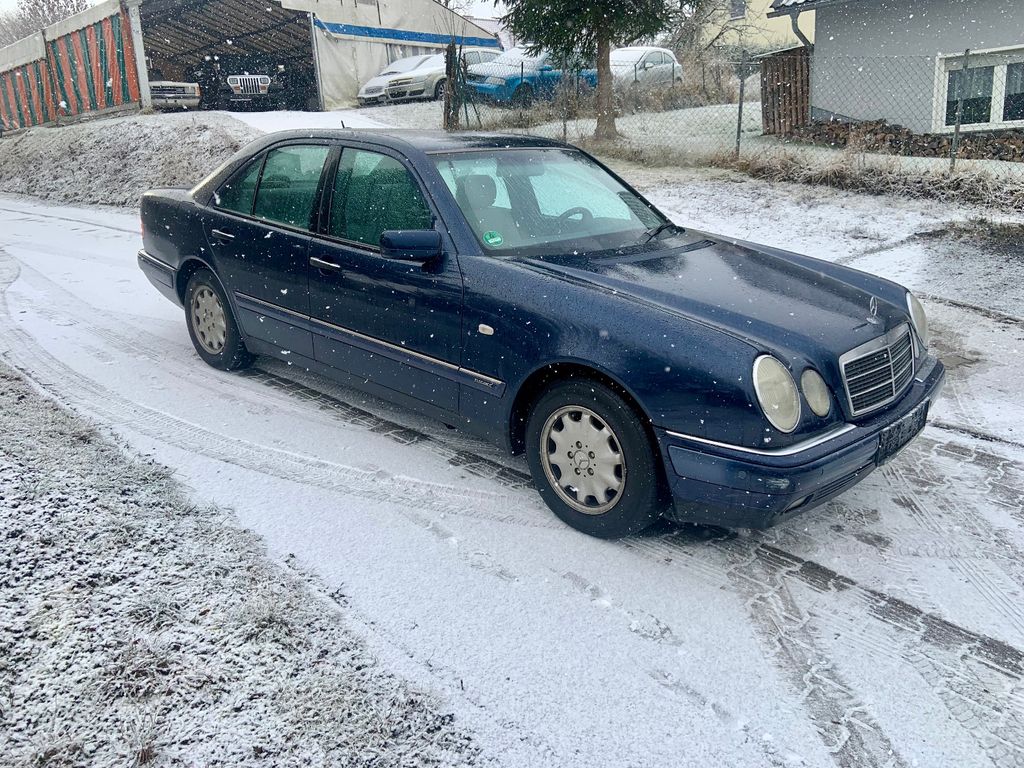Angebot ansehen Mercedes-Benz E 240