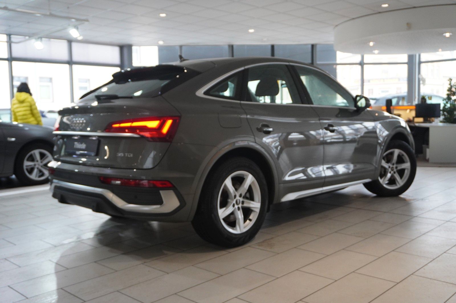 Fahrzeugabbildung Audi Q5 Sportback 35 TDI S-LINE NAVI/LED/SPORT/VIRT.