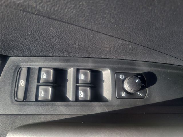 Fahrzeugabbildung SKODA Fabia 1.0 TSI Tour WINTER PLUS BEHEIZBARES MFL