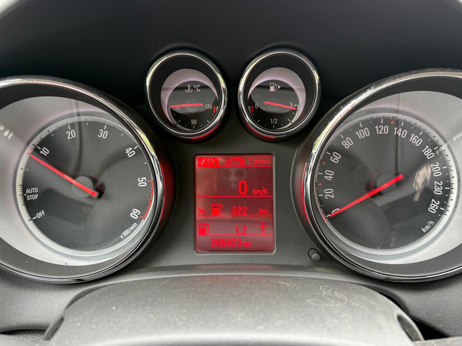 Opel Astra 2015 — photo 12