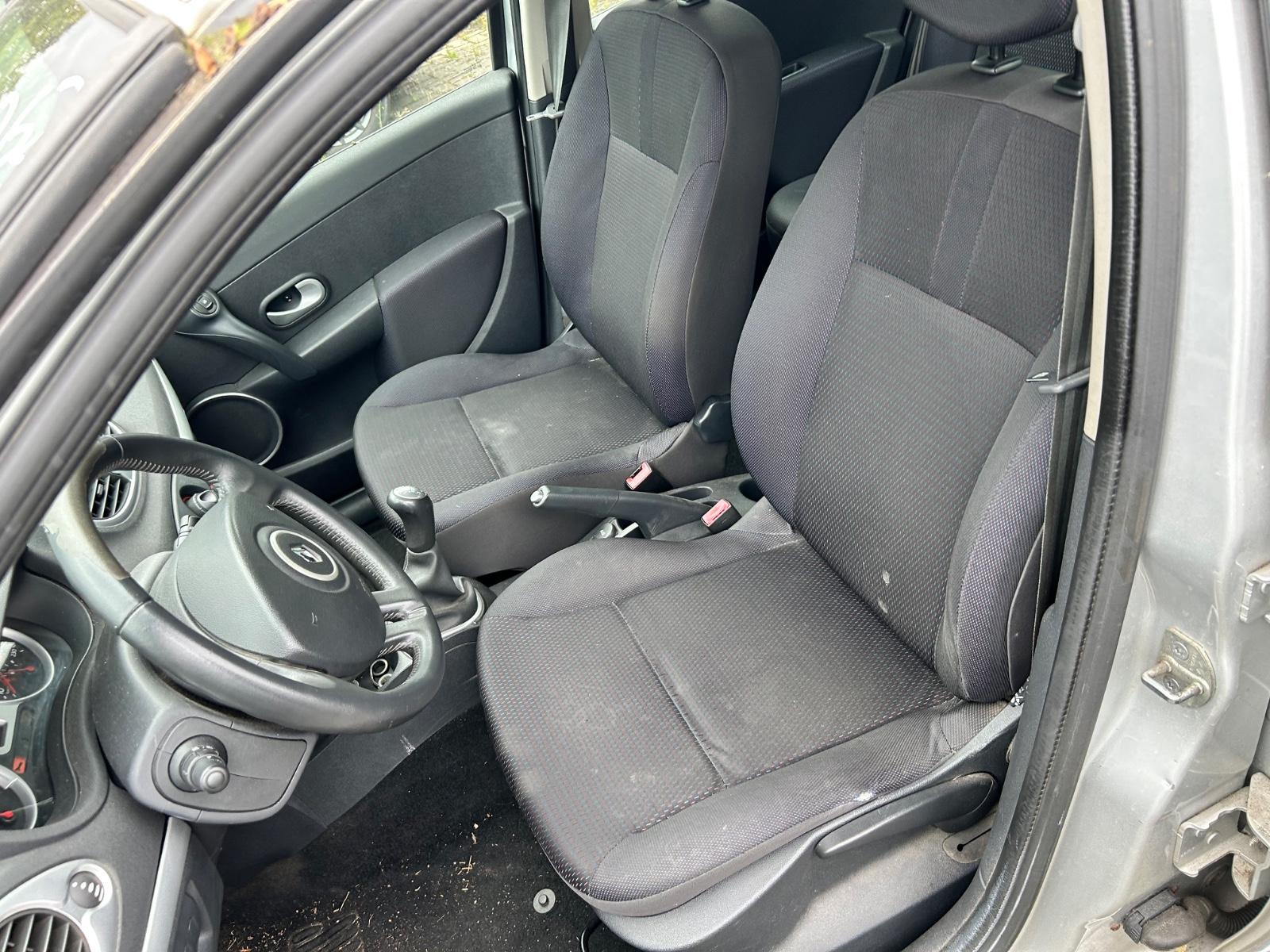 Renault Clio 2008 — photo 11
