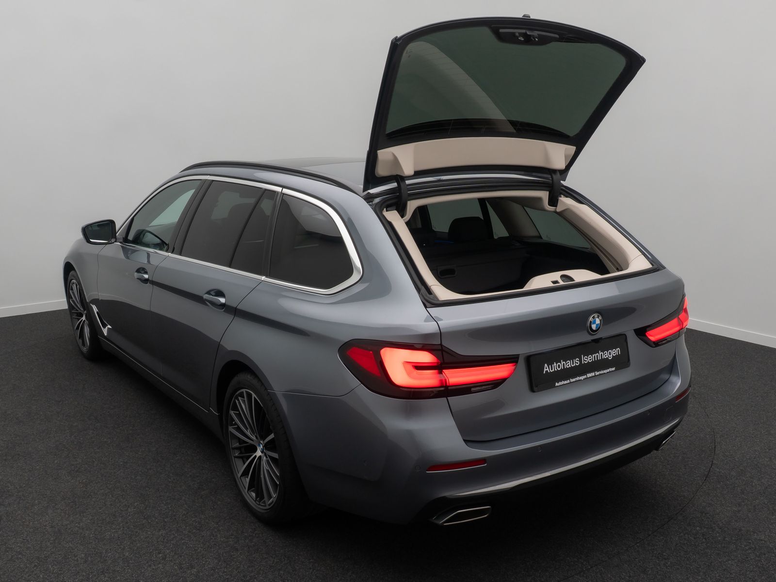 Fahrzeugabbildung BMW 540i xD Luxury Line Panorama Kamera HUD 4xKlima