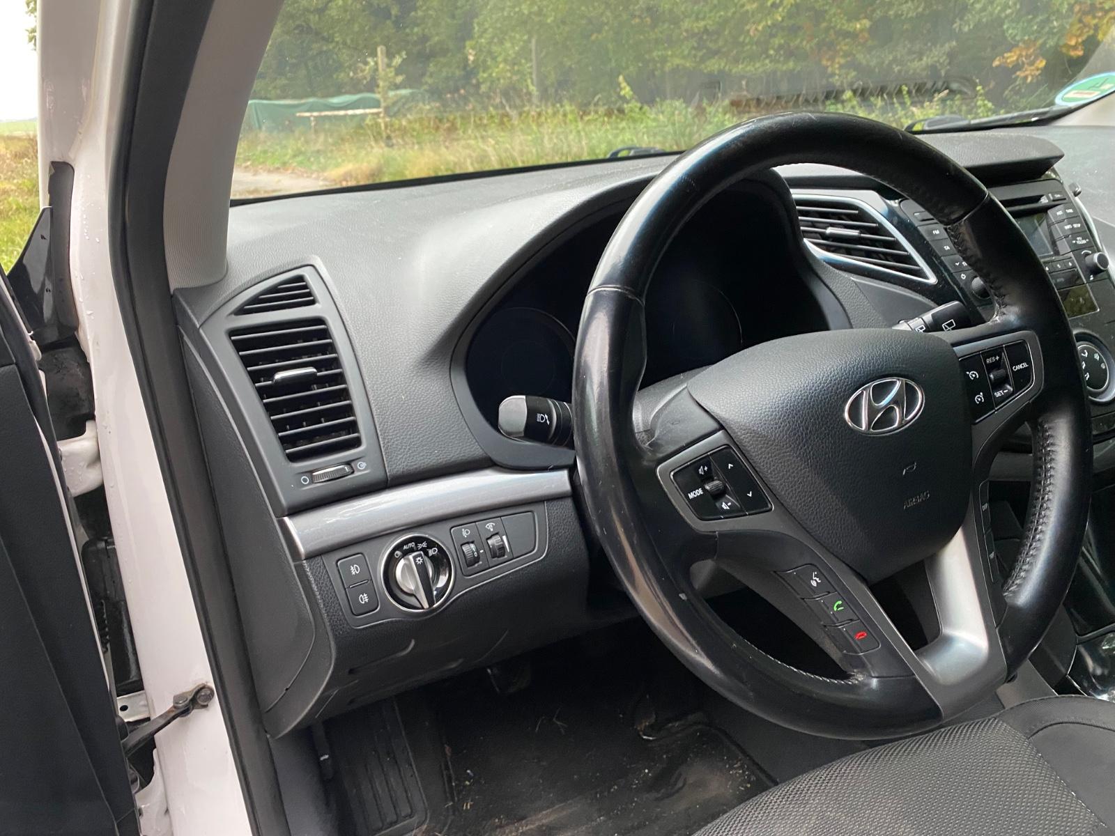 Hyundai i40 2012 — photo 12